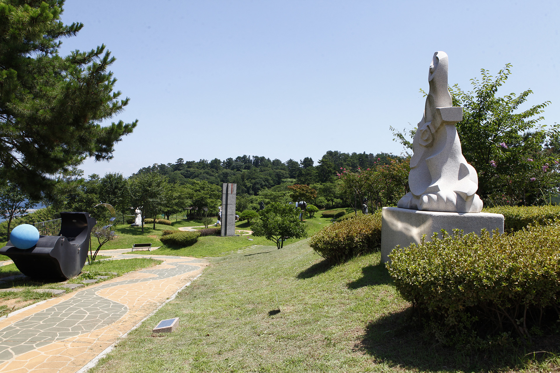 양지암 조각공원